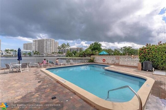 Building Photo - 121 Golden Isles Dr