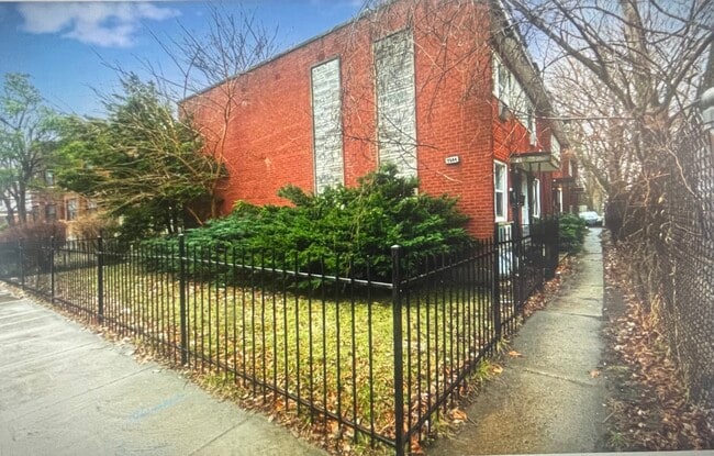 Building Photo - 7544 S Yates Blvd