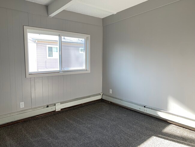 Building Photo - 2312 Roosevelt Dr