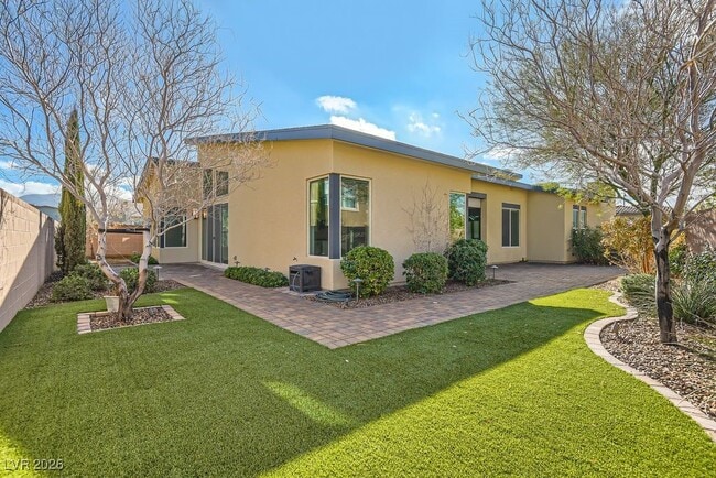 Building Photo - 3008 Barrett Springs Ave