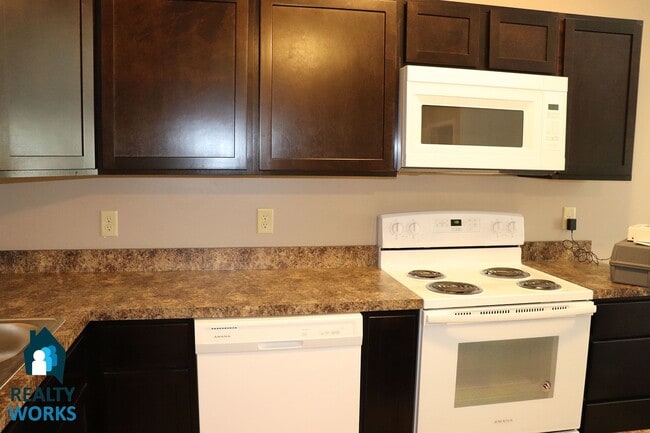 Building Photo - 805 Charleston St