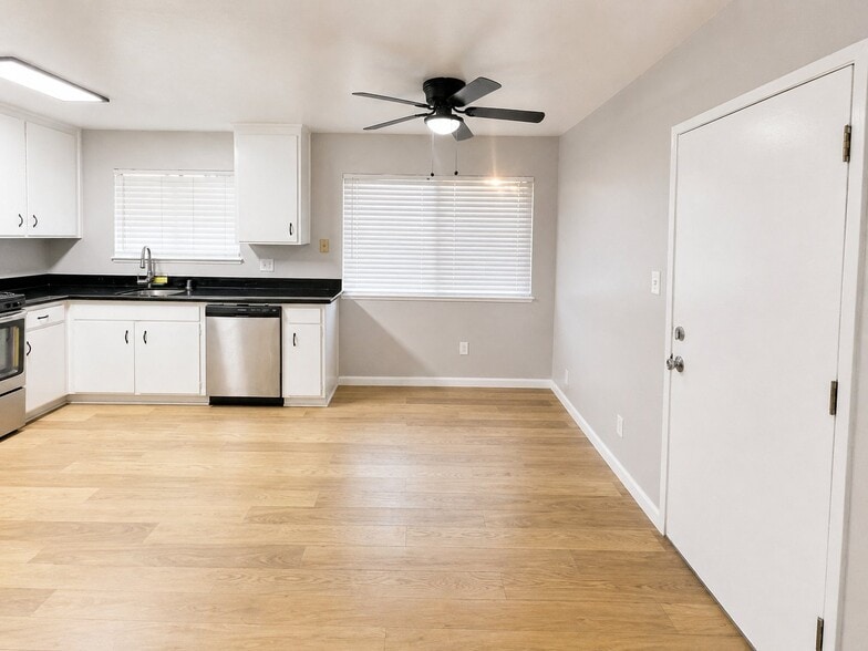 Building Photo - 1112 Muir Ct