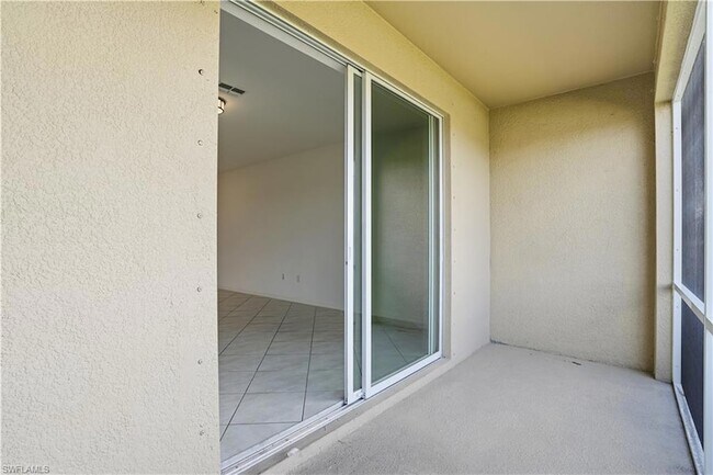 Building Photo - 2870 Blossom Wy