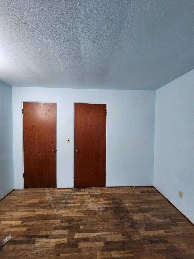 Building Photo - 3 bedroom 1 Bath House on Well