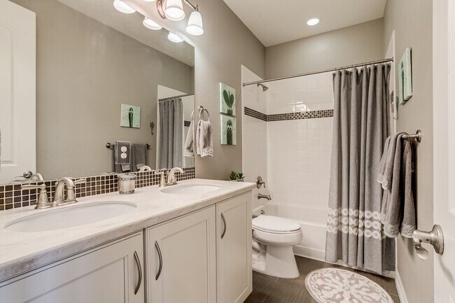 Building Photo - Large single family home in Central Park.