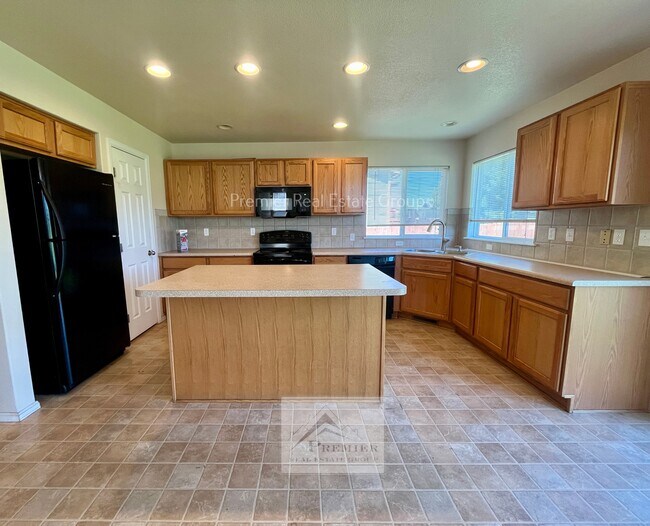 Building Photo - 7670 Manston Dr