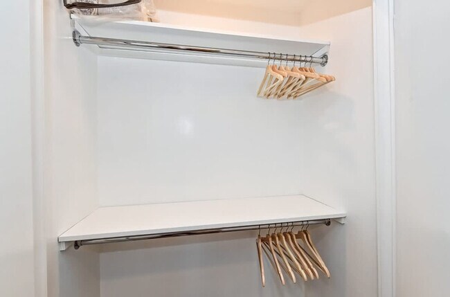 Building Photo - 510 Queens Rd