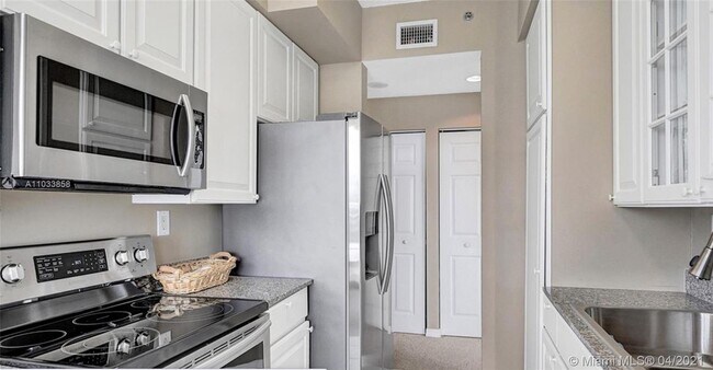 Building Photo - 7330 Ocean Terrace