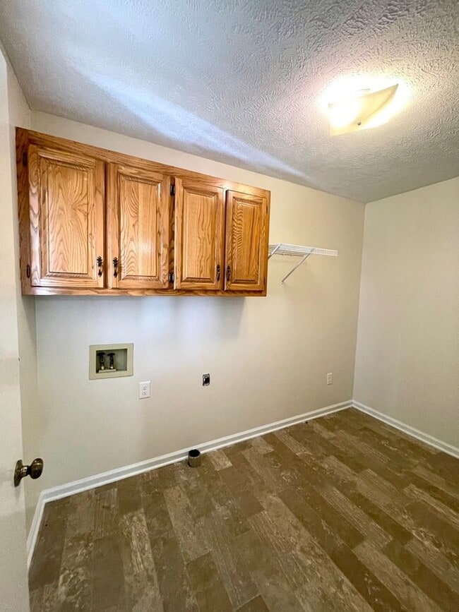 Building Photo - *Reduced Rent* Home Sweet Home