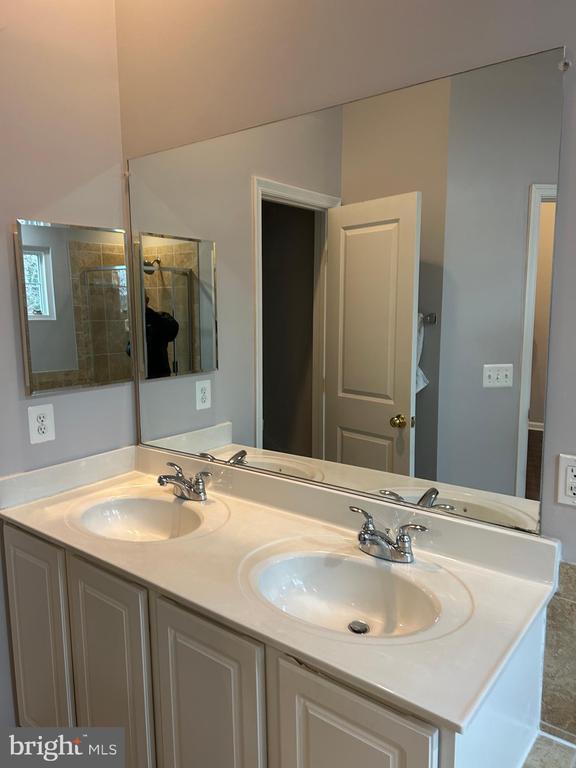 Building Photo - 11912 Benton Lake Rd