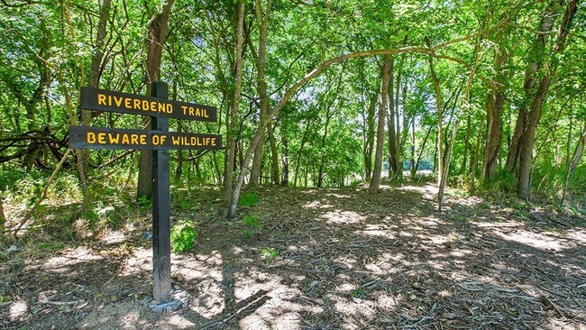 Building Photo - 3 BR / 2 BA - 1533 SF in Bastrop - Close t...