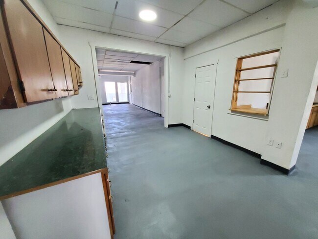 Building Photo - FOR RENT- Large UNIQUE open layout single ...