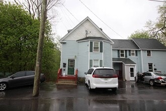 Building Photo - 11 Elm St
