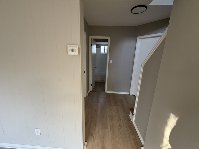 Building Photo - 4300 E 175th St