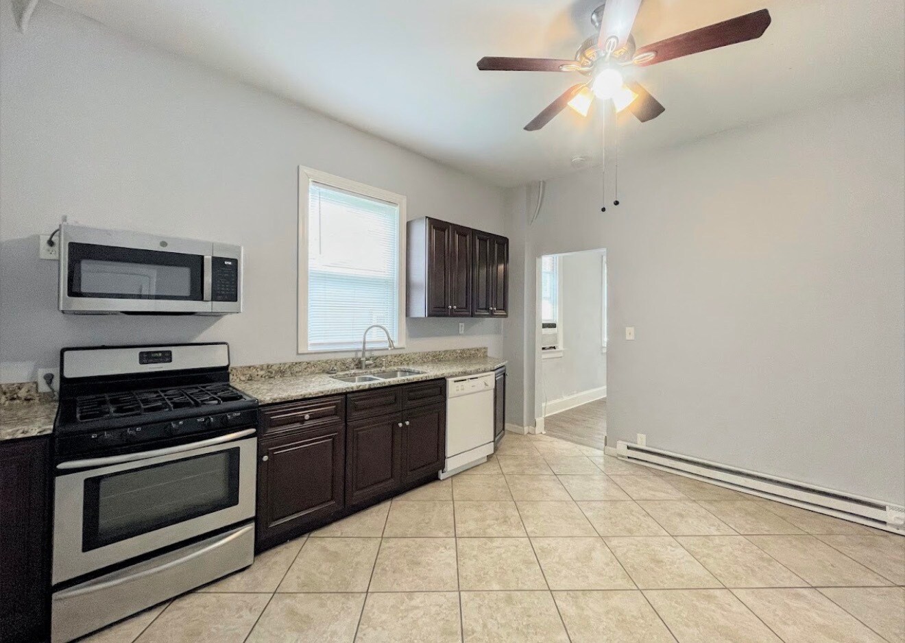 Building Photo - 1305 38th St