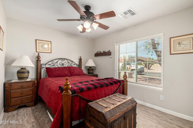 Building Photo - 16325 W Paradise Ln