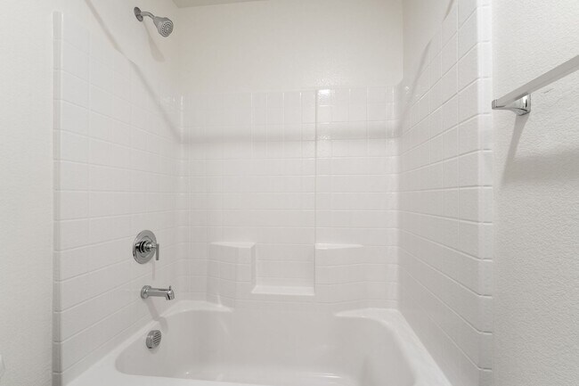 Building Photo - Brand-new 4-bedroom home located in the desirable Cadence master-planned community!