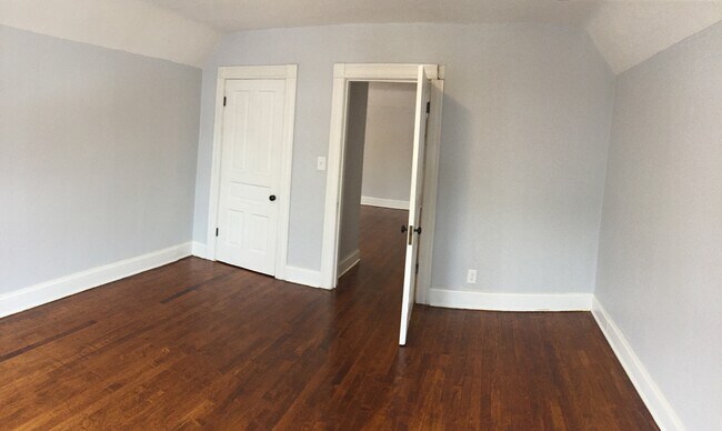 Bedroom - 958 Bluff St