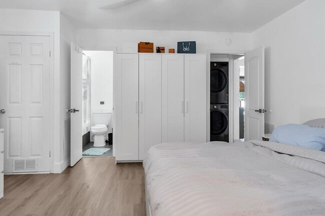 Building Photo - 2233 SE 15th St