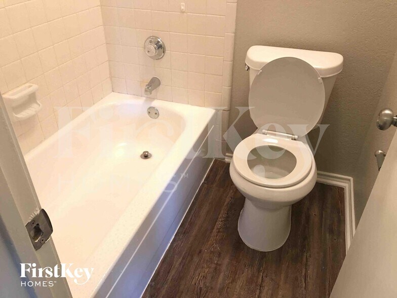 Building Photo - 1007 Creighton Ct