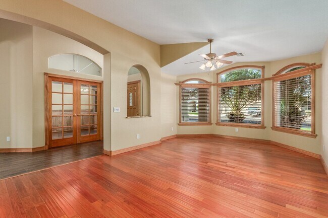 Building Photo - 12717 W Windsor Ave