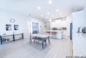 Building Photo - 14336 Apache Wells