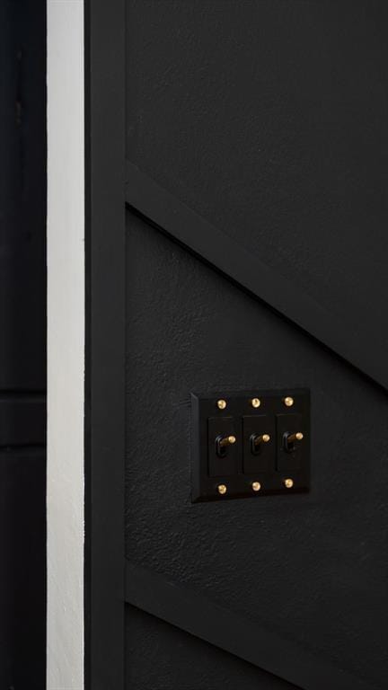 Building Photo - 6601 Blarwood Dr