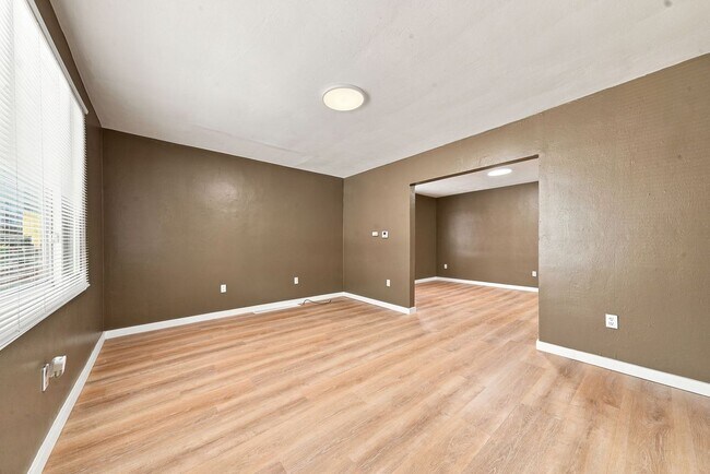 Building Photo - 3137 State St