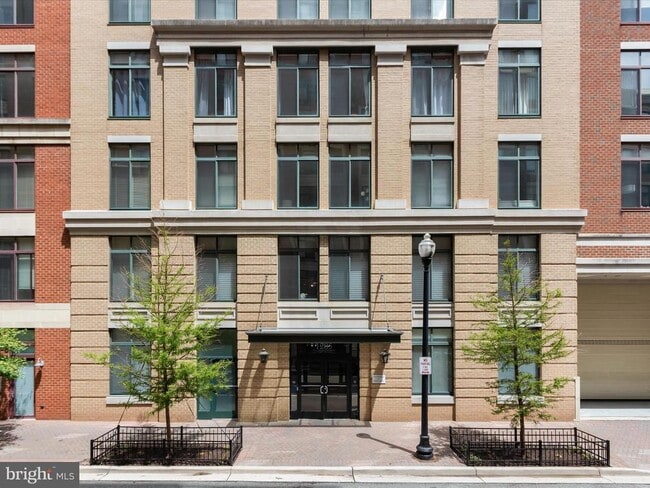 Building Photo - 1205 N Garfield St