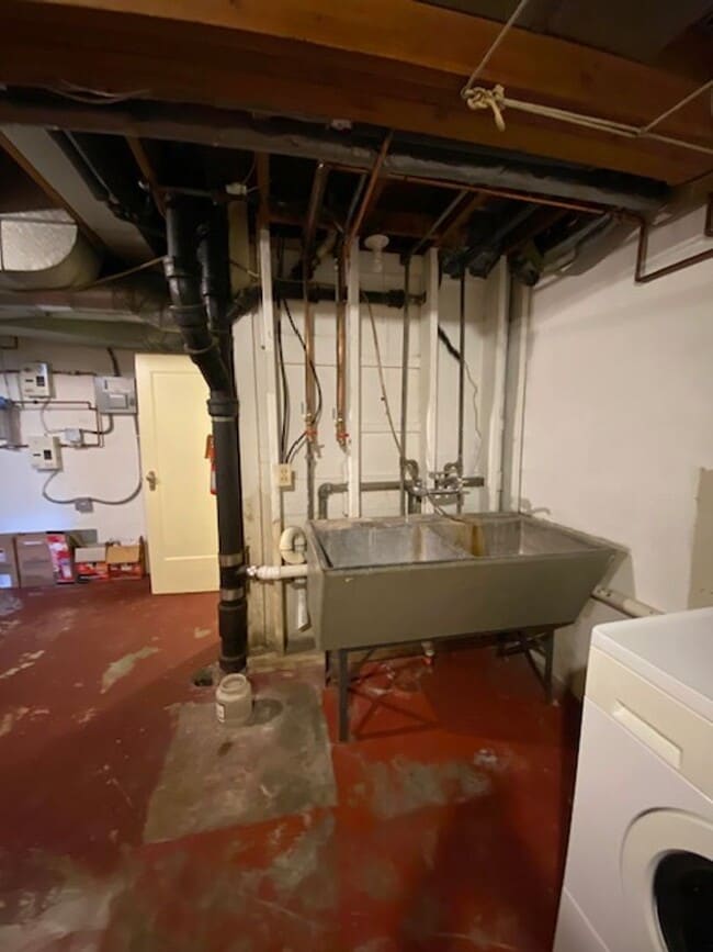 Building Photo - $2,695 / AVAILABLE NOW! 3BD Single Family Home