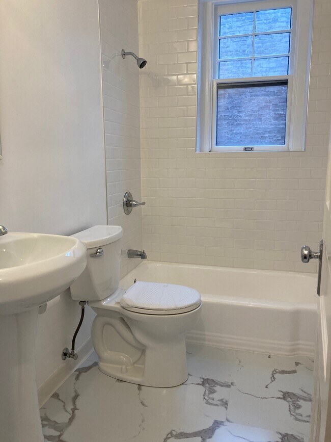 Bathroom - 3014 Dent Pl NW