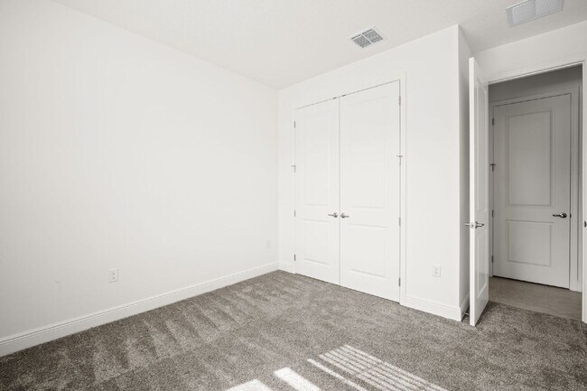 Building Photo - Gorgeous 4BR/3BA home in Island Forest Preserve