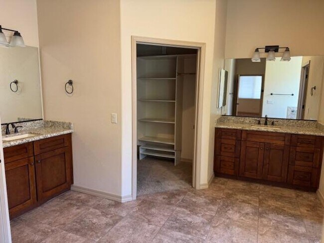 Building Photo - Gorgeous 3-bedrooms, 2-baths home located in Willow Hills! "In Prescott"