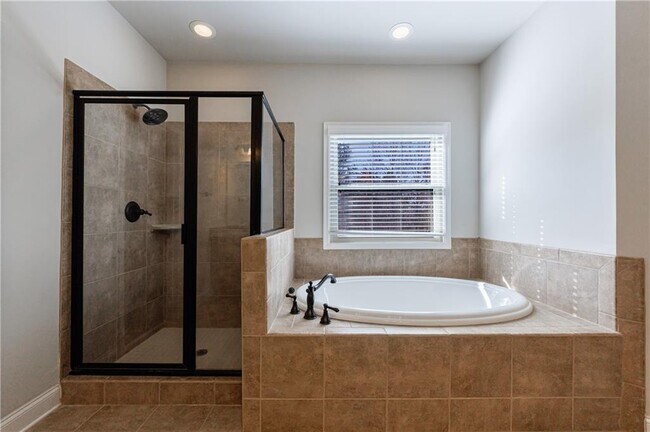 Building Photo - 11 Autumn Wood Dr