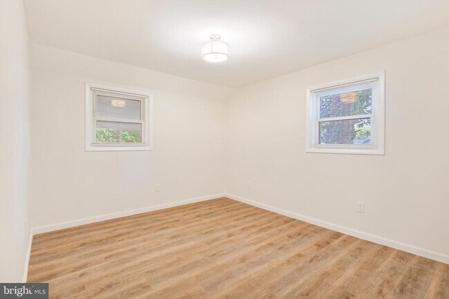 Building Photo - 12608 Farnell Dr