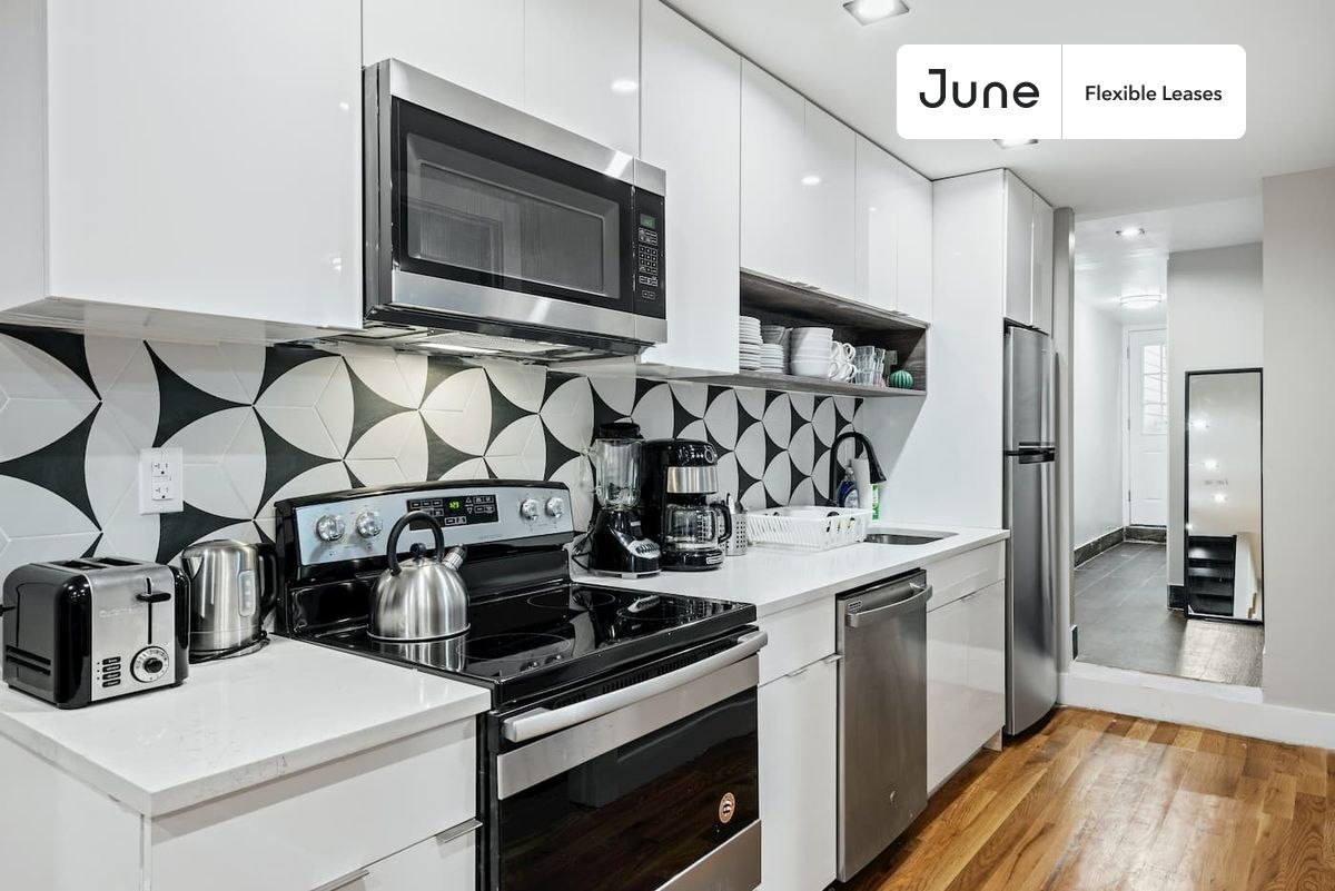 Building Photo - Cozy Private ROOM in Bedford-Stuyvesant