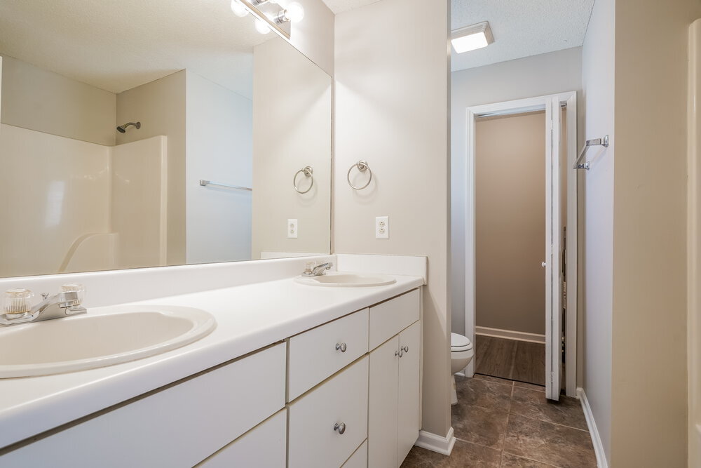 Building Photo - 1515 Rochester Dr