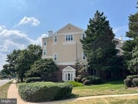 Building Photo - 2204 Westcourt Ln