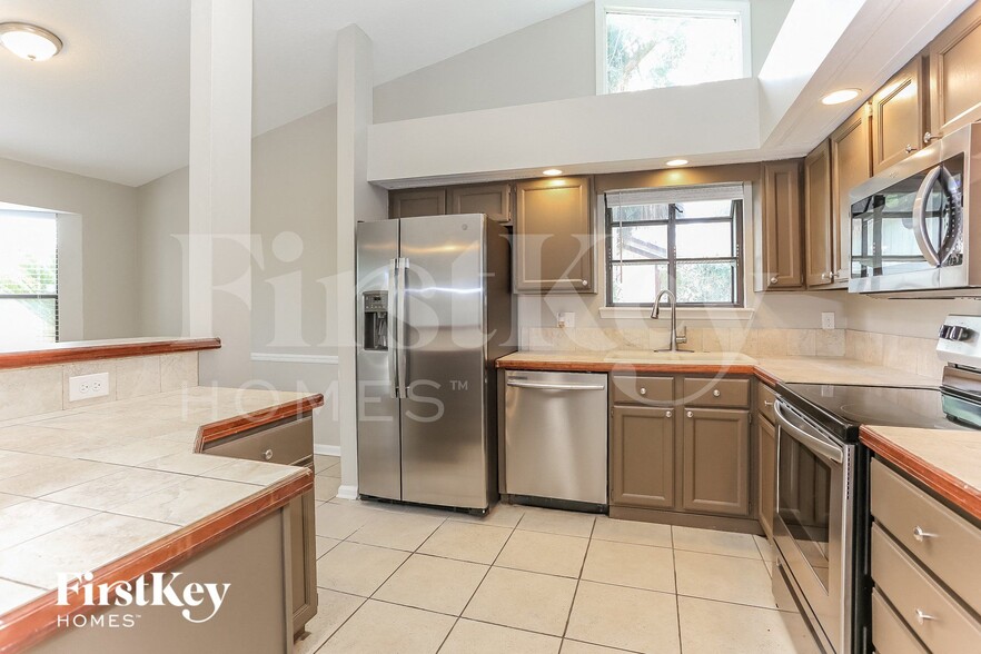 Building Photo - 1645 Ponderosa Pine Dr E