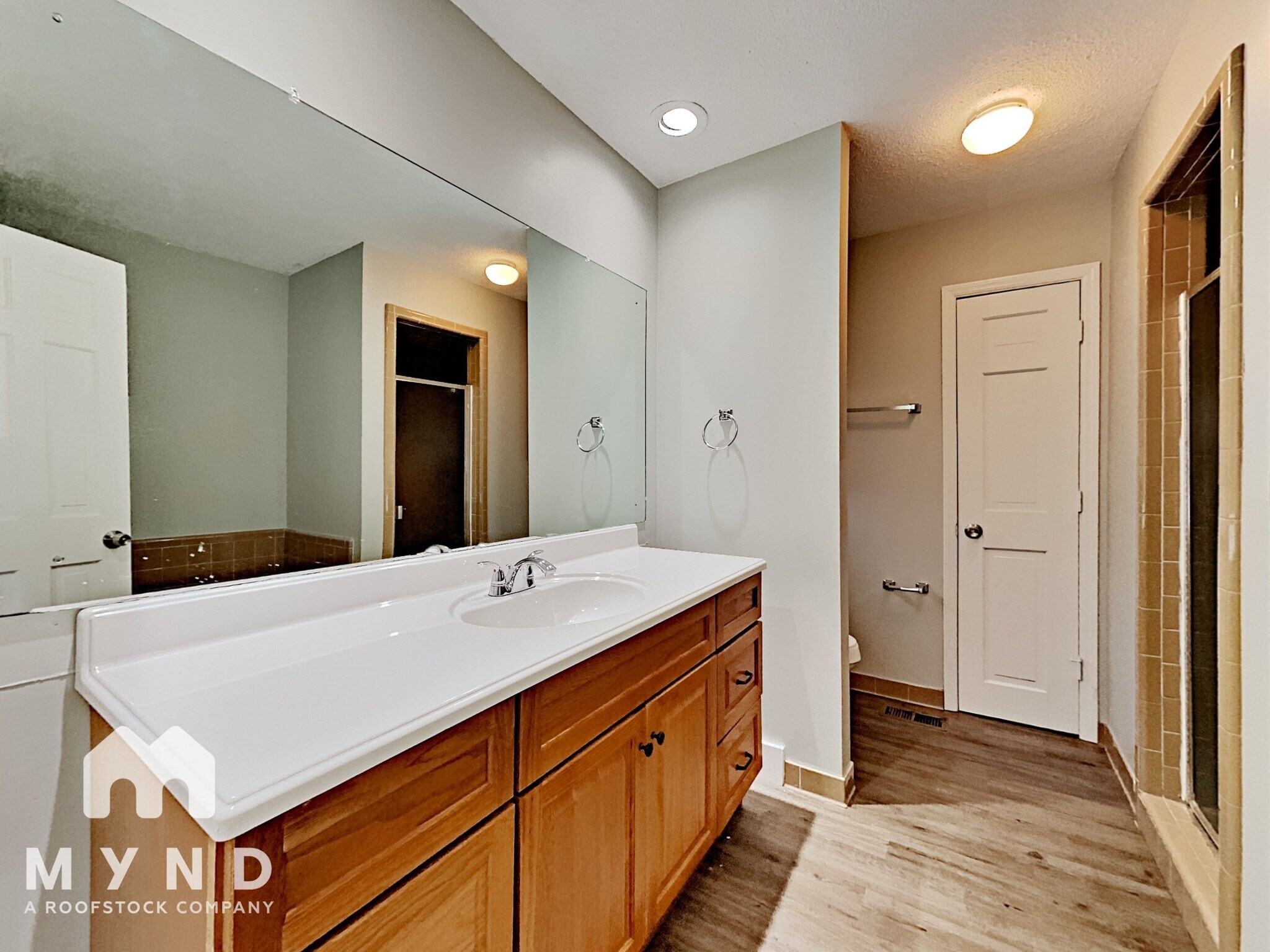 Building Photo - 204 Moon Cir