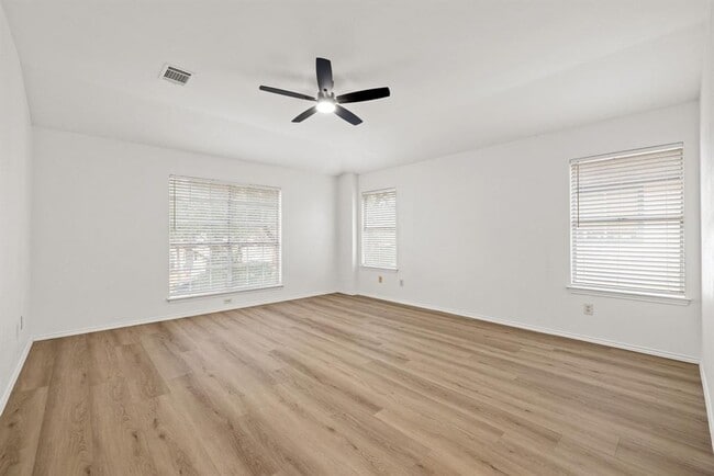 Building Photo - 13108 Tilder Dr