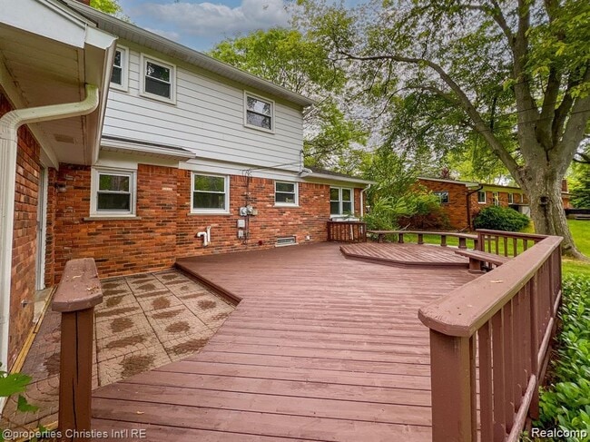 Building Photo - 126 Orchardale Dr