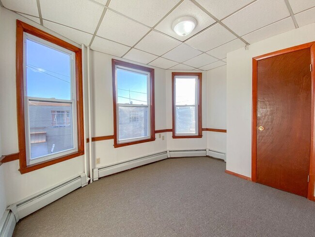 Building Photo - 1-3 Webster St / Amauta Apartments LLC