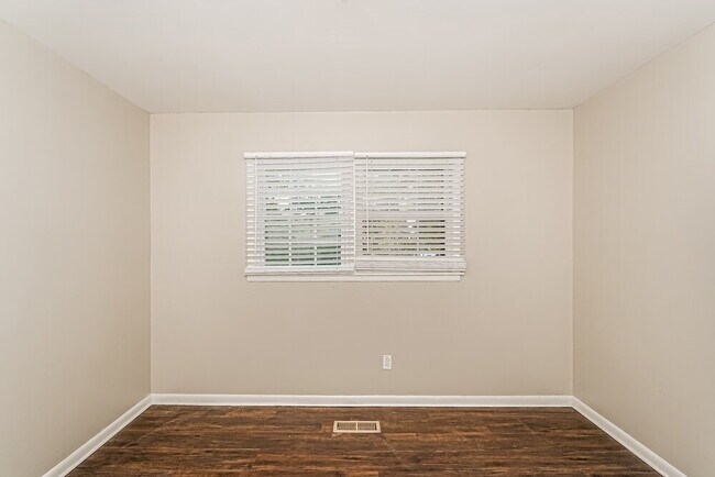 Building Photo - 120 Von Dale Dr