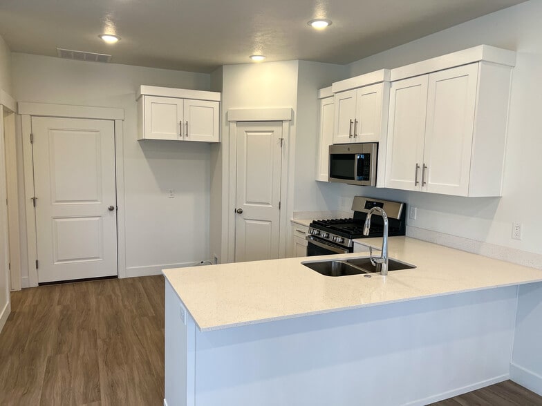 Building Photo - 3127 S 225 W