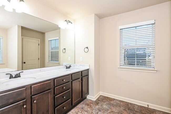 Building Photo - 1224 Nottley Dr