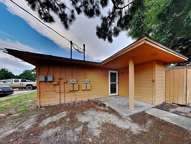 Primary Photo - 3399 Green Briar Cir