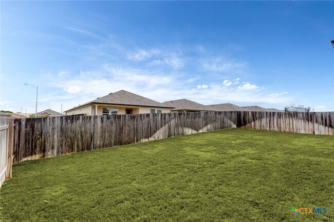 Building Photo - 1421 Havelock Wy