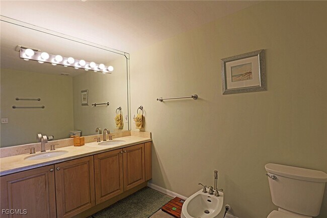 Building Photo - 15460 Bellamar Cir