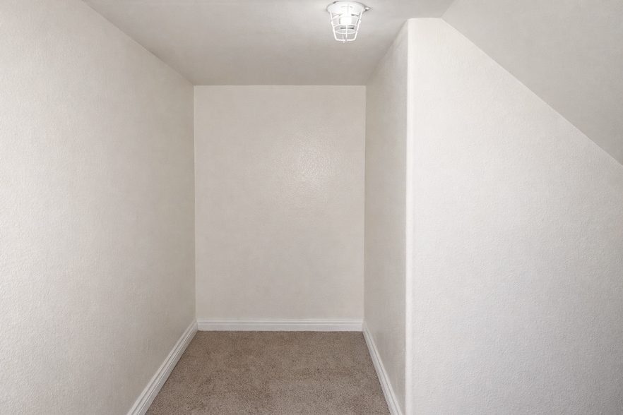 Building Photo - 7037 La Tijera Blvd